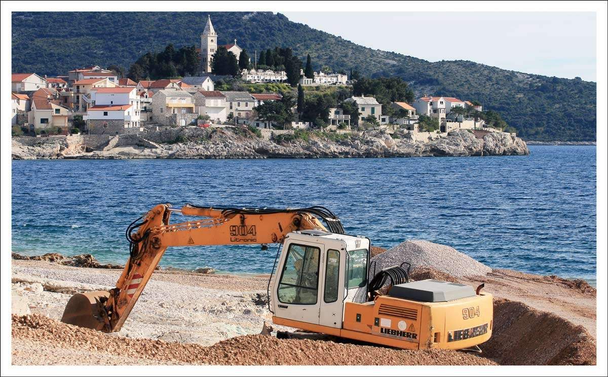 Radovi na primoštenskim plažama