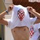 Cijeli Primošten u crveno-bijelim kvadratićima