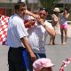 Cijeli Primošten u crveno-bijelim kvadratićima
