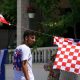 Cijeli Primošten u crveno-bijelim kvadratićima