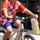 Cijeli Primošten u crveno-bijelim kvadratićima