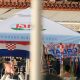 Cijeli Primošten u crveno-bijelim kvadratićima