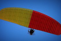 Paraglajder iznad Primoštena uživao u zalasku sunca