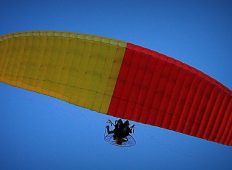 Paraglajder iznad Primoštena uživao u zalasku sunca