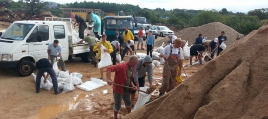 Vodičani postavljaju zečje nasipe po gradu, strahuju od nove kiše