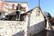 Požar u Širokama: Vatra progutala pušnicu u primoštenskom zaleđu