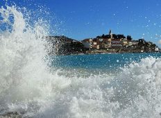 Malo Primoštena …