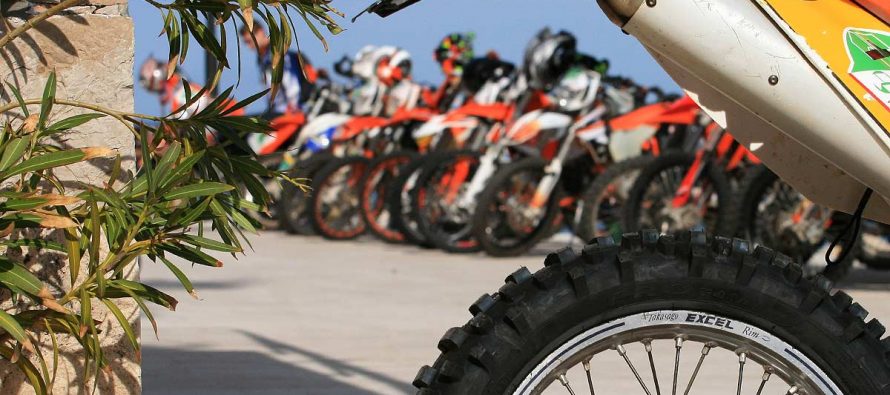FOTO: Motoristi iz cijele Evrope guštali u Primoštenu nakon završetka utrke Krka Enduro 2017.