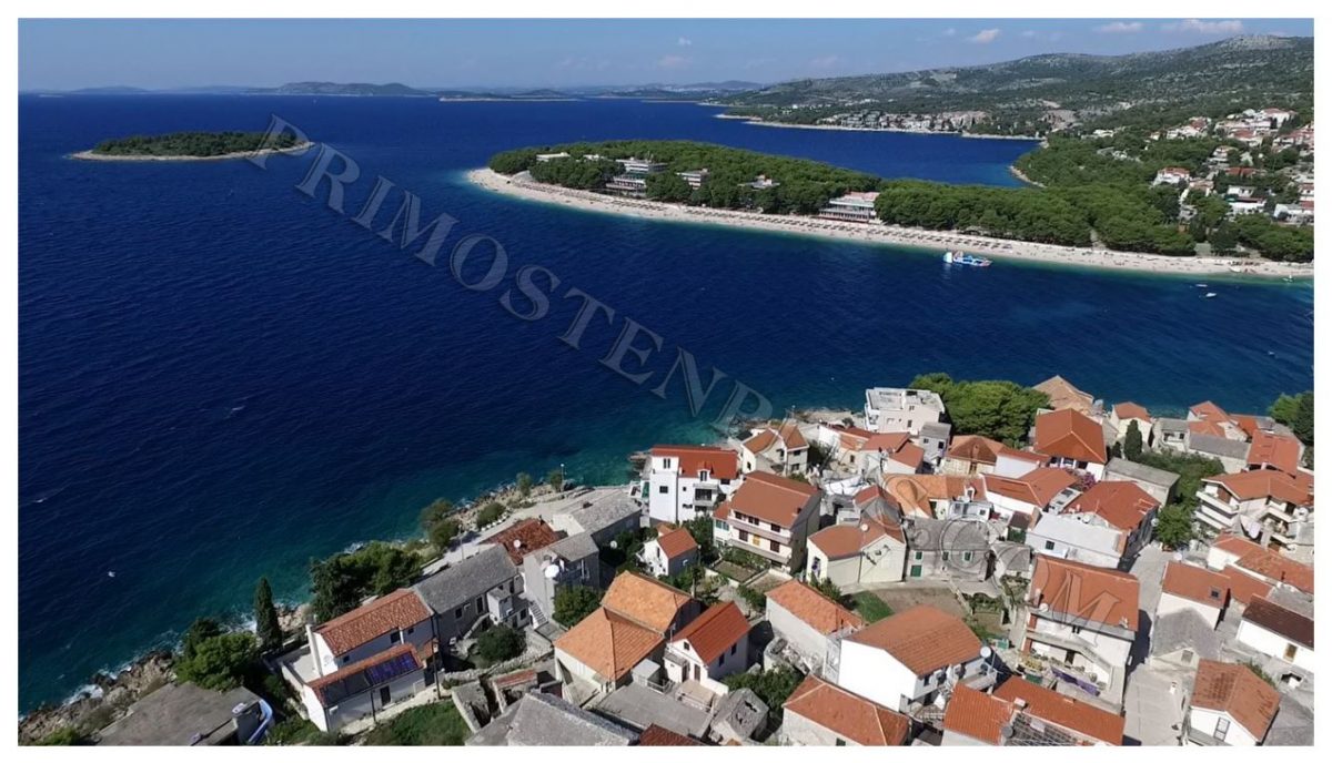 Bacili smo đir s galebovima i fotografirali Primošten iz njihove perspektive