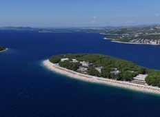 Bacili smo đir s galebovima i fotografirali Primošten iz njihove perspektive