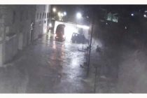 Odlična snimka valova sa nadzorne kamere