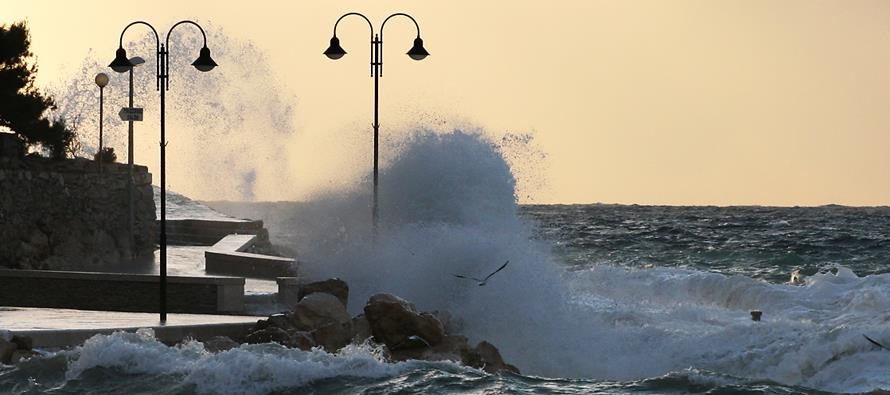 FOTO: Uzburkano more u Primoštenu