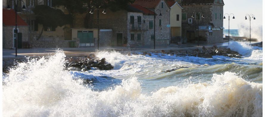 U nedjelju udari juga preko 100 km/h, moguća nova ciklonalna plima