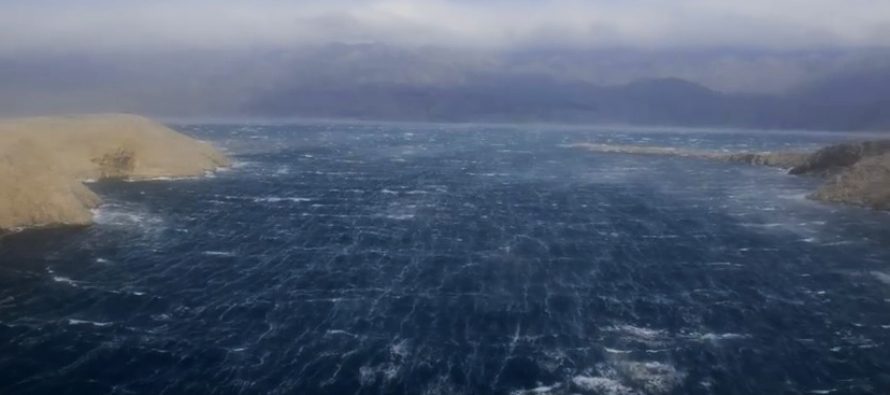 Meteoalarm i dalje u crvenom, bura ometa promet