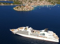 Kruzer Seabourn Odyssey iz zraka