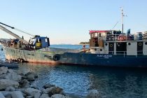 Teretni brod Plavi Jadran koji je lani bio zadužen za saniranje lukobrana u Primoštenu, potonuo jučer nakon sudara s drugim brodom