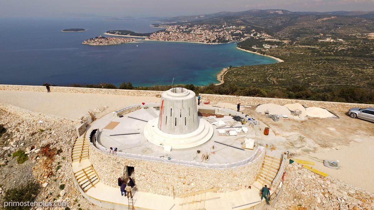 FOTOGRAFIJE IZ ZRAKA: Radovi na vrhu Gaja – Kip Gospe od Loreta