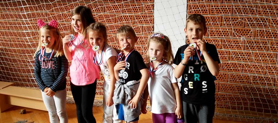 Na 4. međunarodnom kickboxing turniru u Polači osvojeno 17 medalja