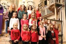 VIDEO / FOTO  Djeca pjevaju adventu – Katedrala Šibenik