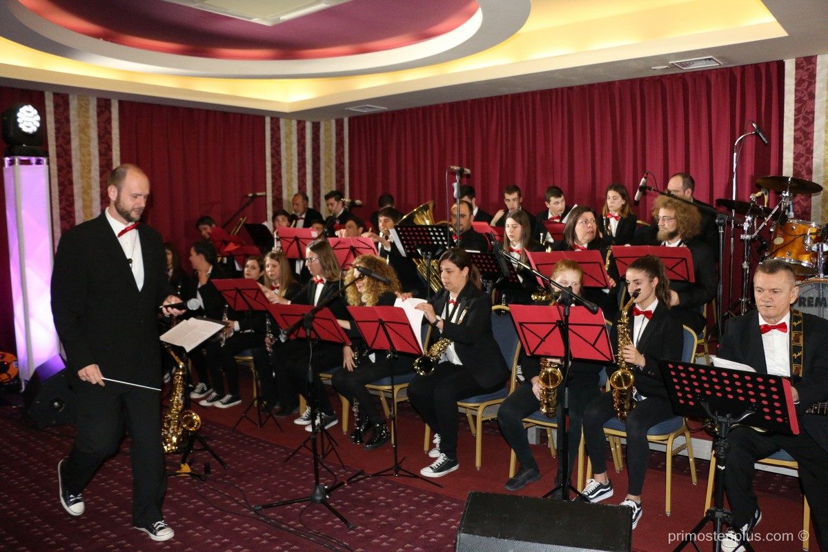 Foto – Singrlice i puhački orkestar Primošten