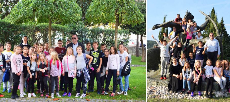 Ministranti na izletu