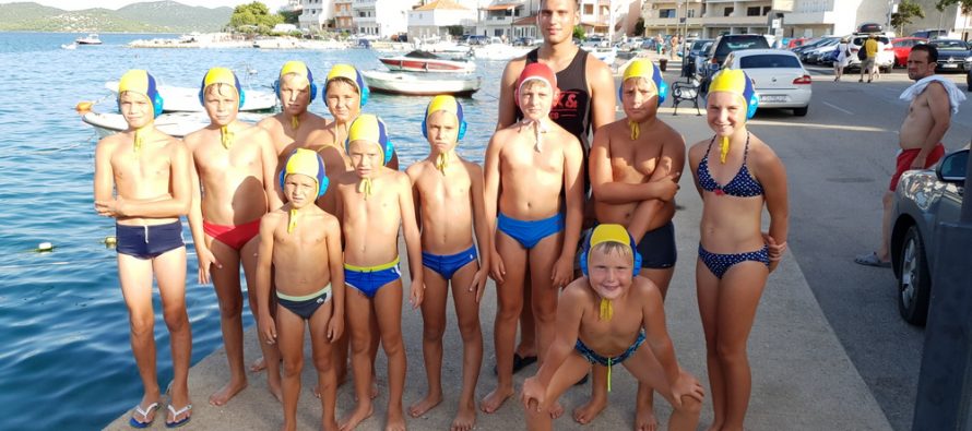 Mladi vaterpolisti VK Primošten odigrali prijateljsku utakmicu sa vršnjacima iz VK Tisno