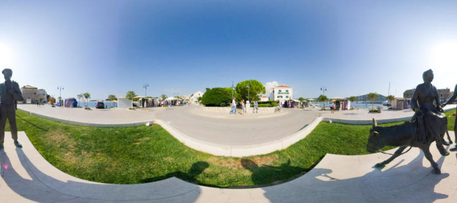 FOTO 360° – Spomenik težaku / Trg don Ive Šarića