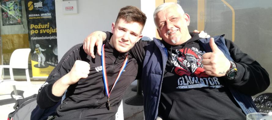 Primoštenac sa zagrebačkom adresom, Kristijan Duje Gaćina prvi na prvenstvu Hrvatske u boksu za mlađe seniore