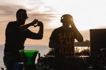 SPOJ GLAZBE I GASTRONOMIJE U BILOM: SuggaDaddy je pripremio još jedno izdanje vrhunskog spoja gastronomije, odlične elektroničke glazbe, sunca i prekrasnog mora