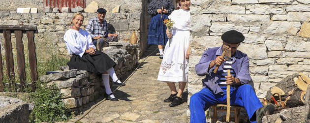 8. MEĐUNARODNA SMOTRA FOLKLORA „PRIMOŠTENU MOJ DIVNI UZORE“!