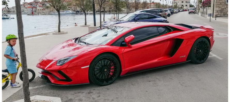 Tata, kupi mi auto!
