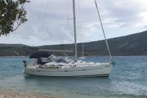 Vjetar nasukao jedrilicu