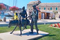 VIDEO : Turisti u điru po selu