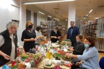 RADIONICA ŽUPNOG CARITASA: Kupnjom unikatnih adventskih vijenaca donirat ćete jedan respirator šibenskoj bolnici