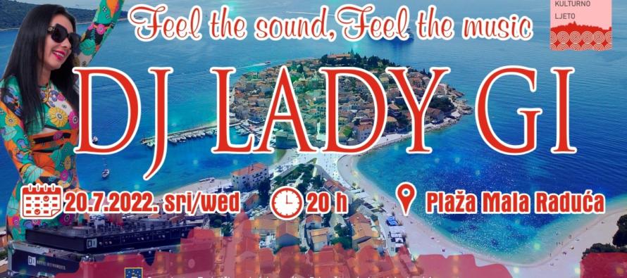 Party na plaži uz Lady Gi