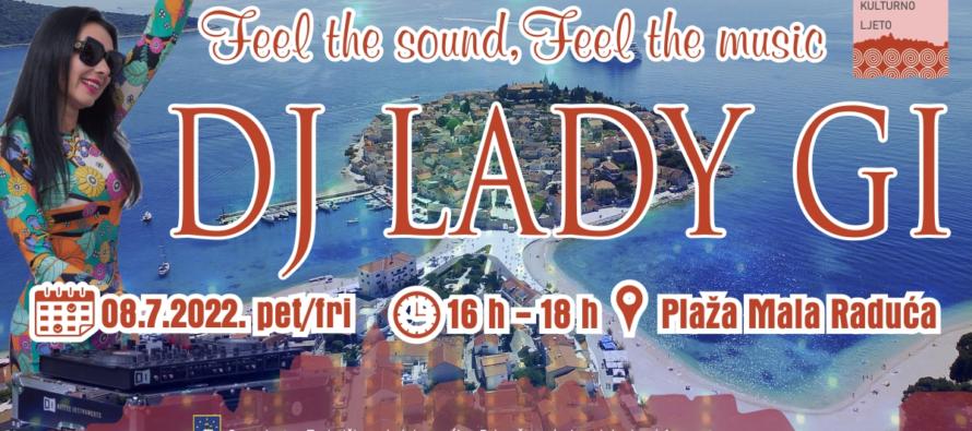 Petak na plaži – plešite uz Lady Gi