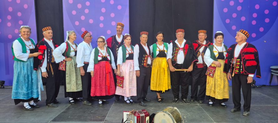 Sretan Božić i uspješna Nova 2026. godina želi vam UGOP KRČ