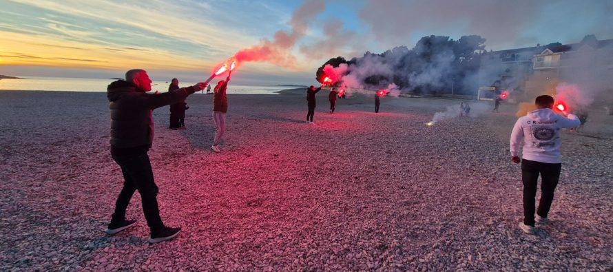 VIDEO – Doček Karmele na plaži