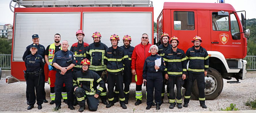 VIDEO/FOTO: Uspješno provedena terenska vježba civilne zaštite “Evakuacija uslijed potresa u Osnovnoj školi Primošten 2026.”
